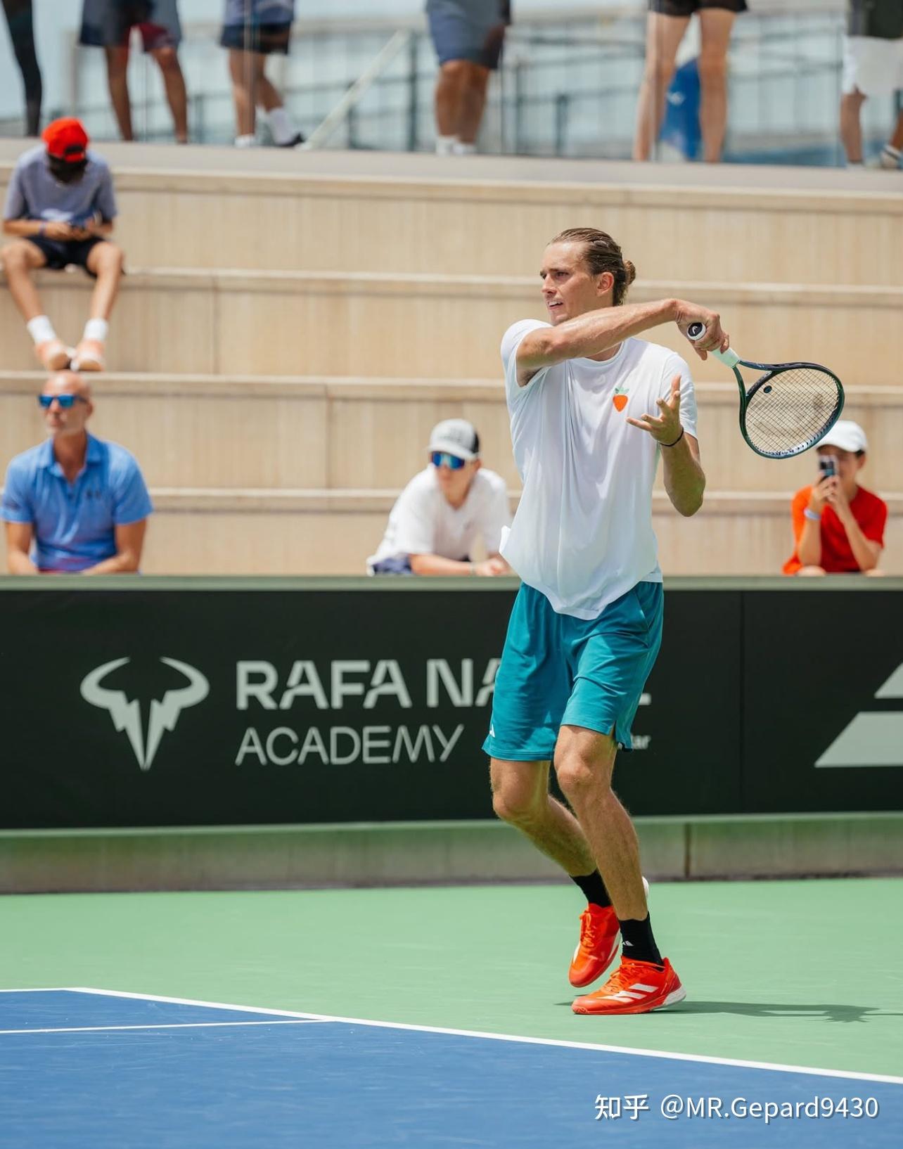 华体会体育-年终总决赛轻取温网，兹维列夫惊艳四座  第2张